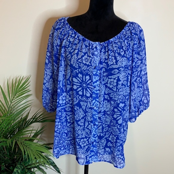 CAbi semi sheer button down top - Picture 2 of 7